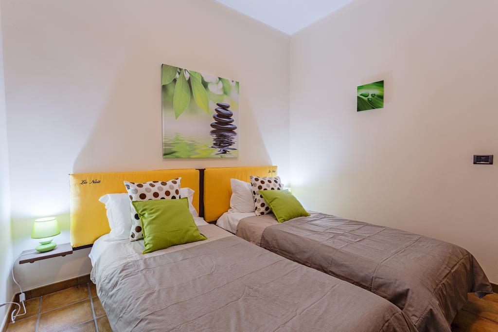 Bed and Breakfast La Nuit Bari Habitación foto
